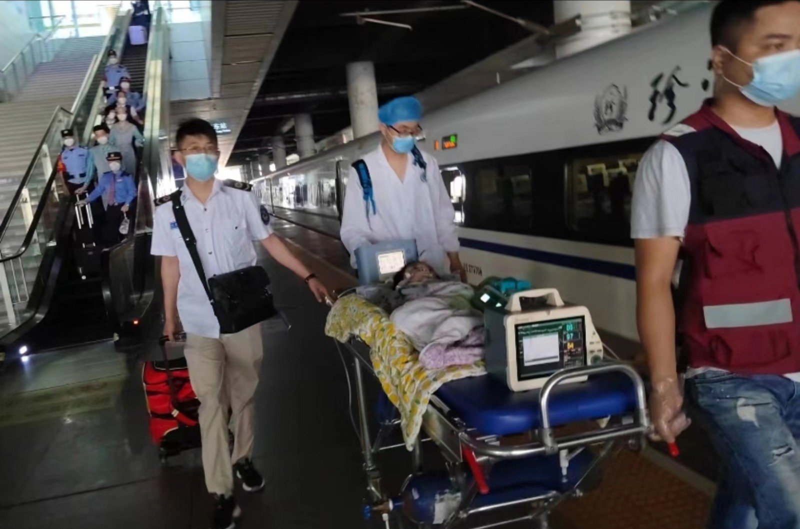 大箐山县高铁转运公司